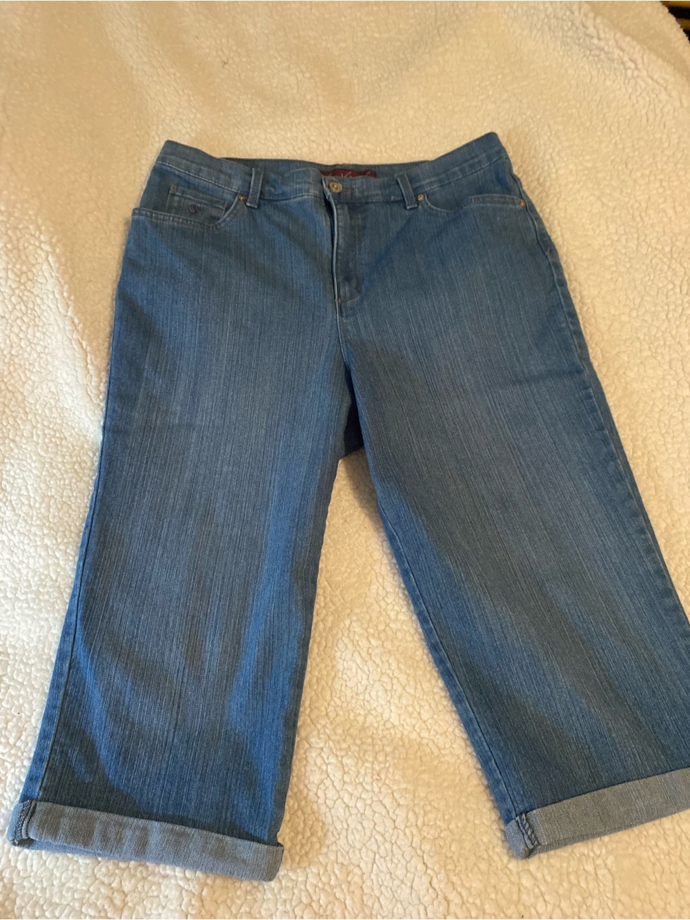 Gloria Vanderbilt Amanda Capri size 16 denim cuffed